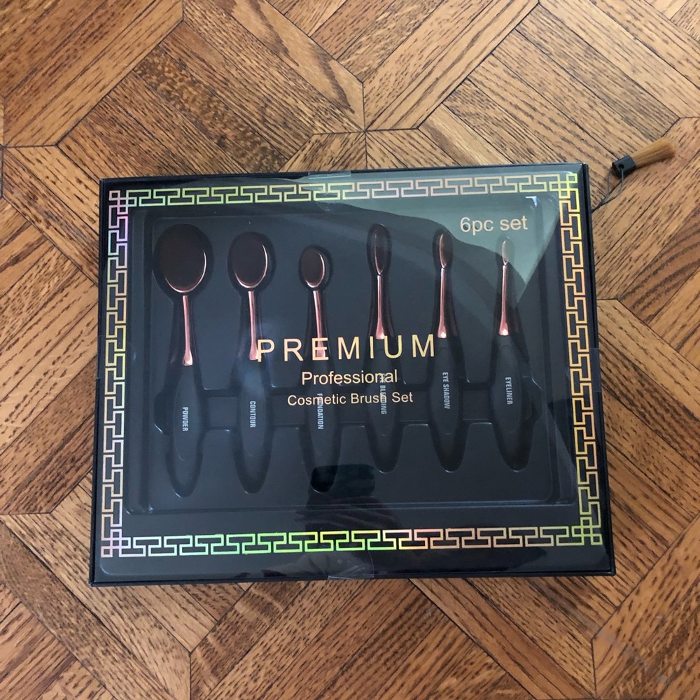 Cosmetic brush set